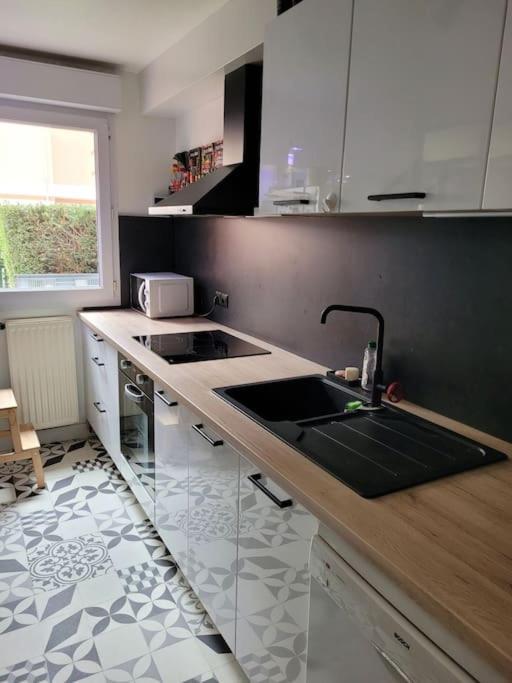 Appartement Avec Jardinet Le Petit Quevilly Bagian luar foto